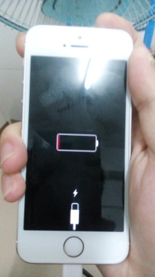 苹果5s没电关机了，充电多久才能开机？iphone5s需要充电多久