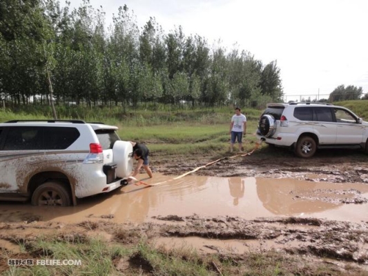 什么是陷入泥坑里的车？失灵开入多久报异常