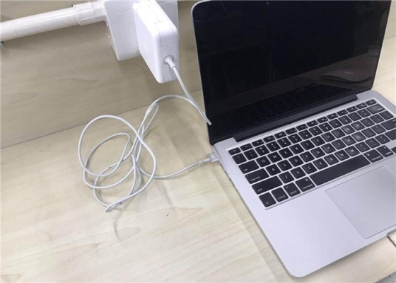 苹果电脑什么时候充电？macbook多久充电