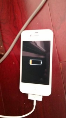 你们iPhone4S充满电要多久？iphone4s充电充多久