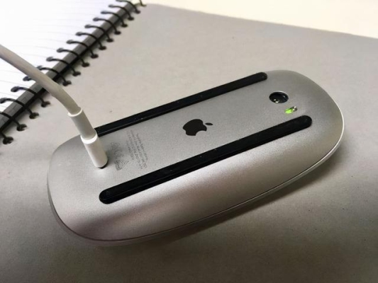 iphone鼠标充电有灯吗？苹果二代鼠标充电多久